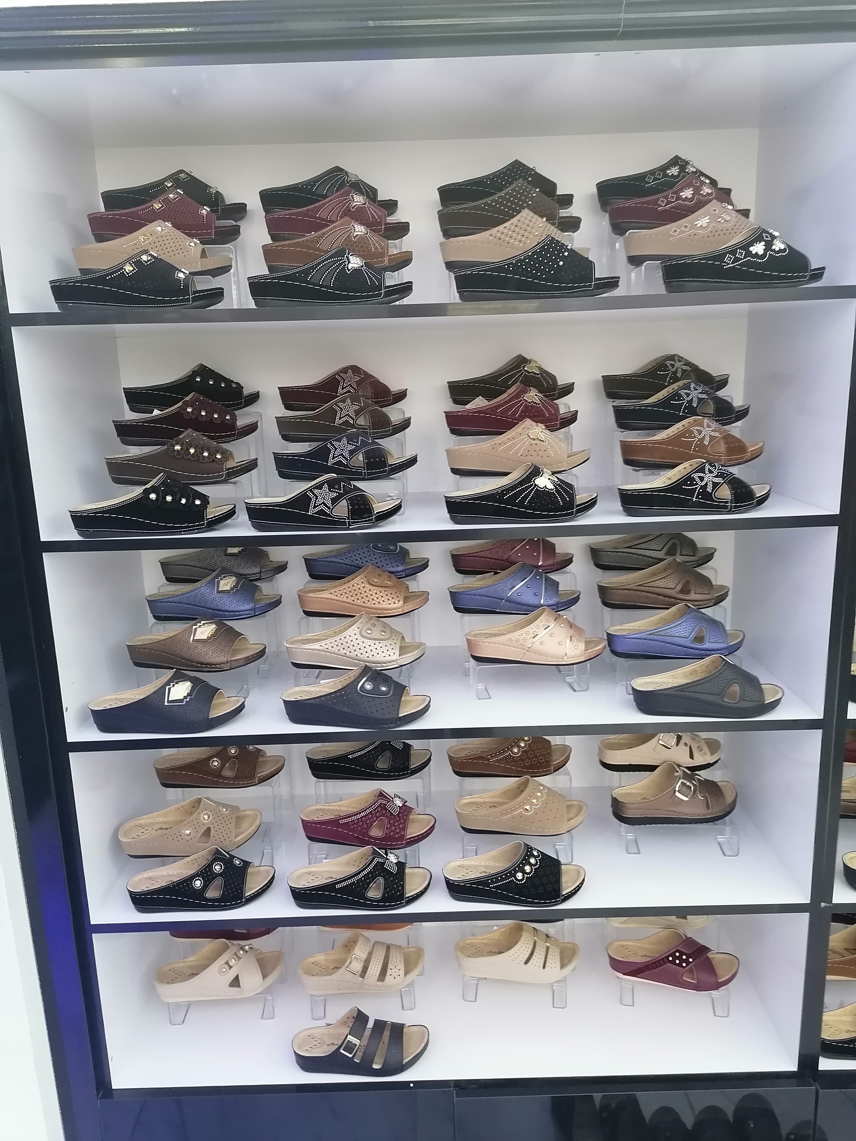 Gün Terlik & Ayakkabı