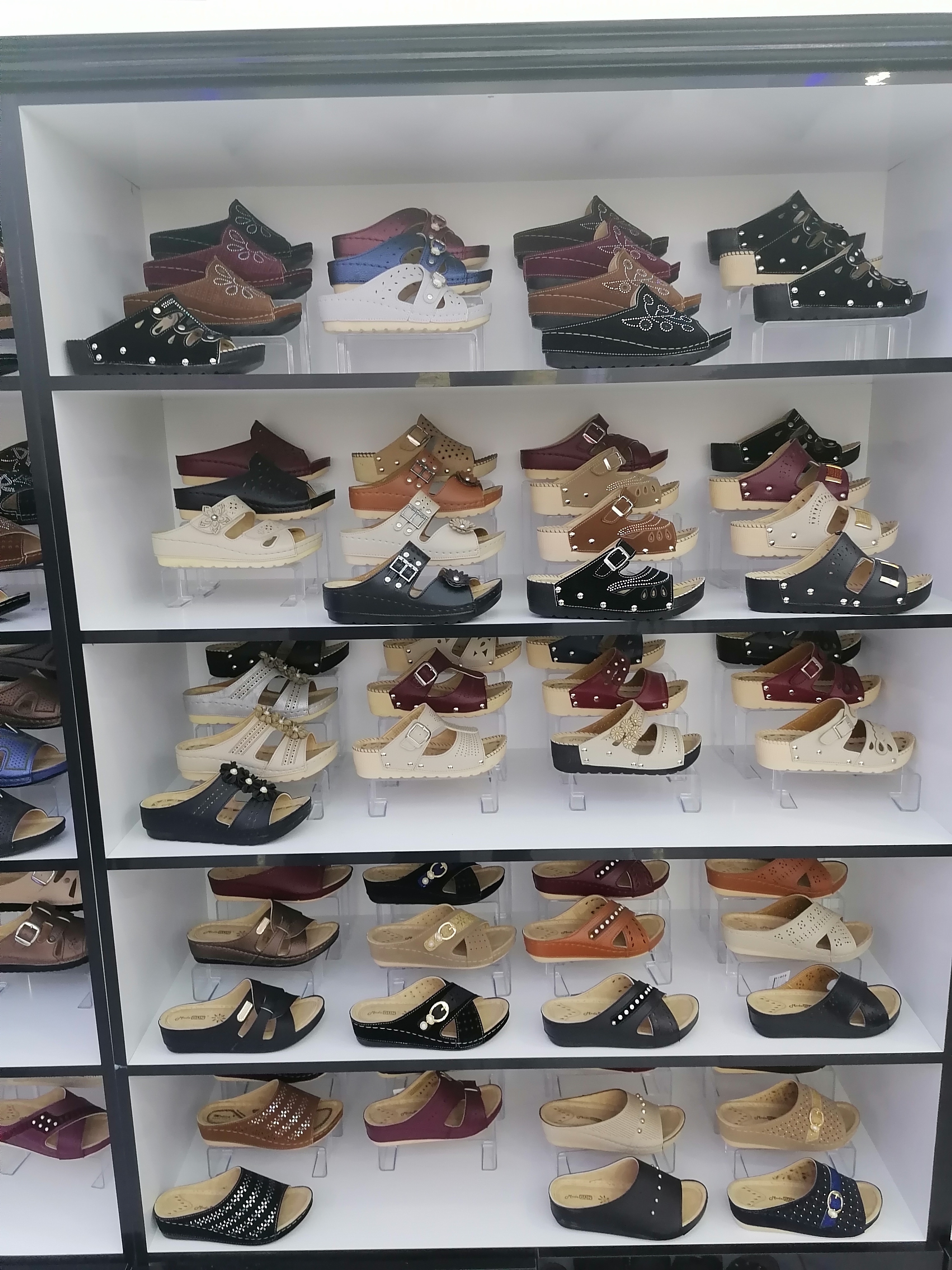 Gün Terlik & Ayakkabı