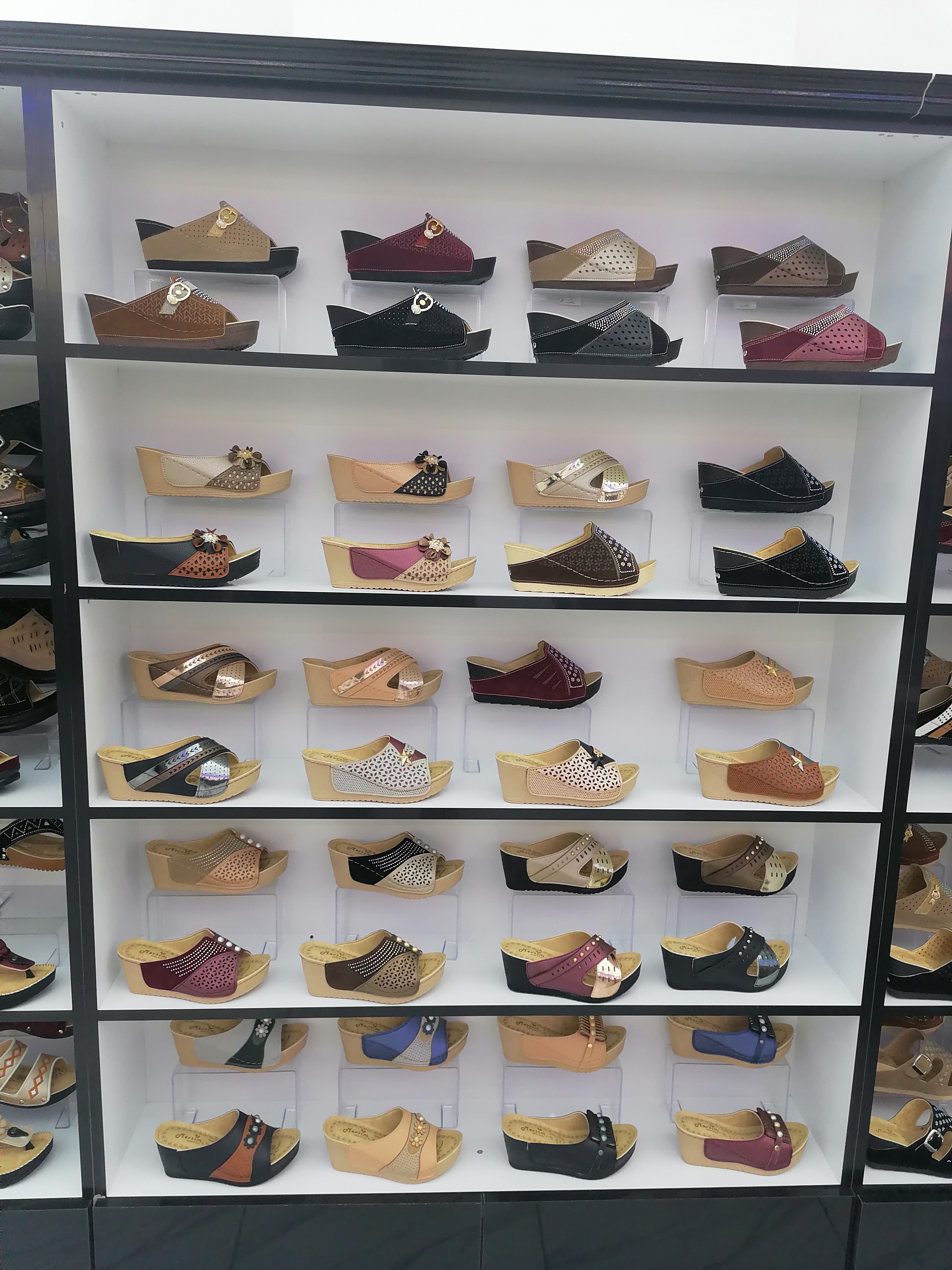 Gün Terlik & Ayakkabı