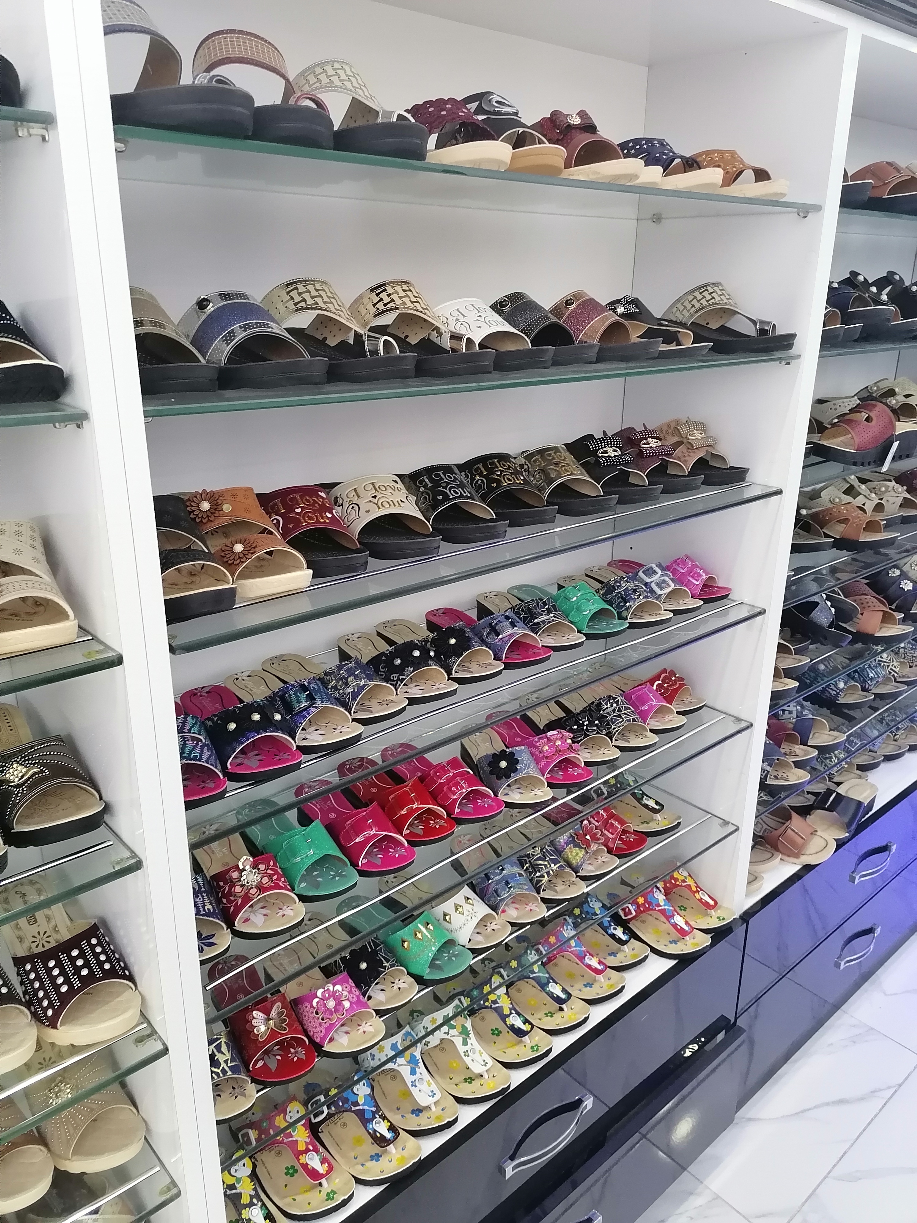 Gün Terlik & Ayakkabı