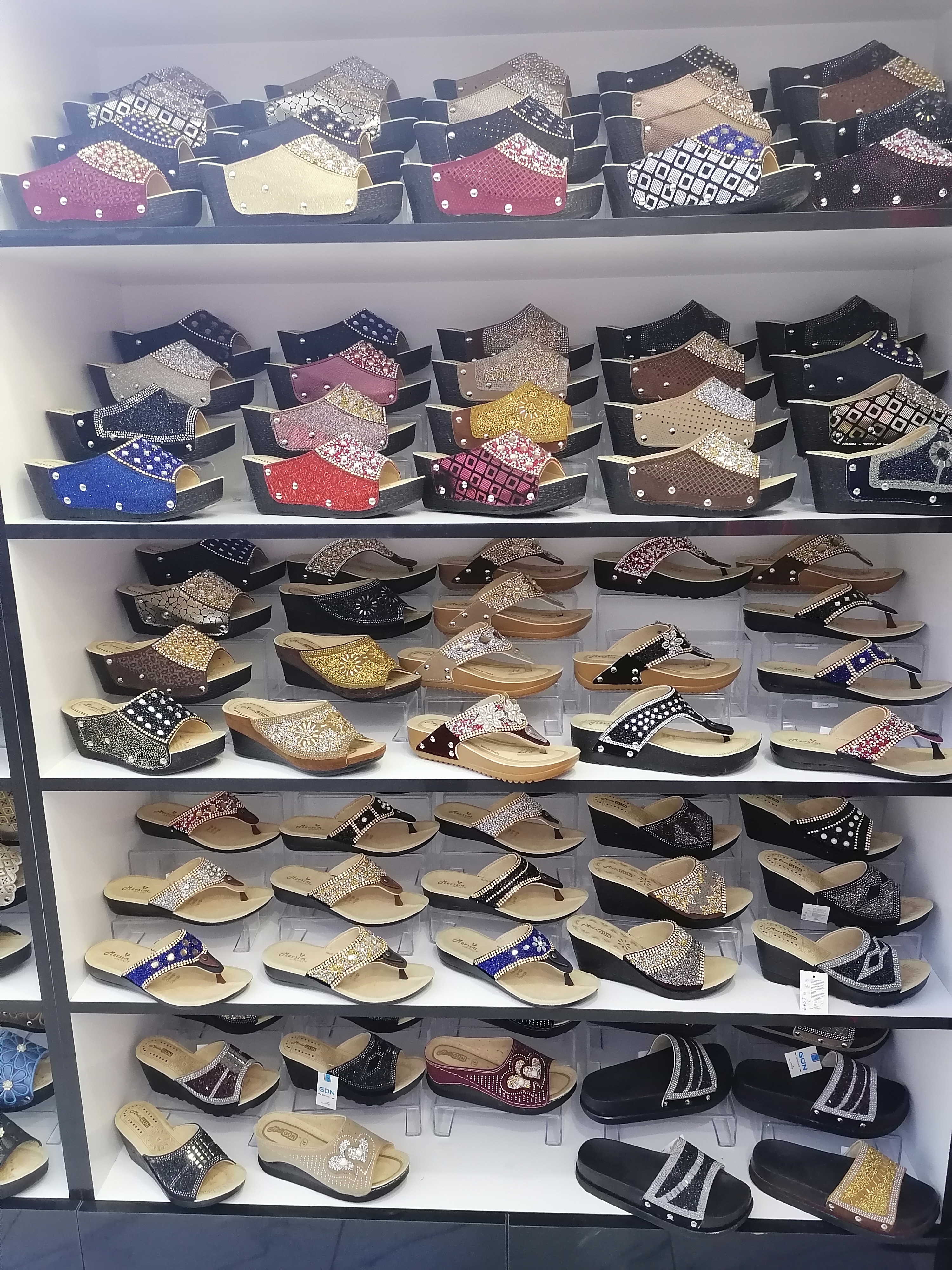 Gün Terlik & Ayakkabı