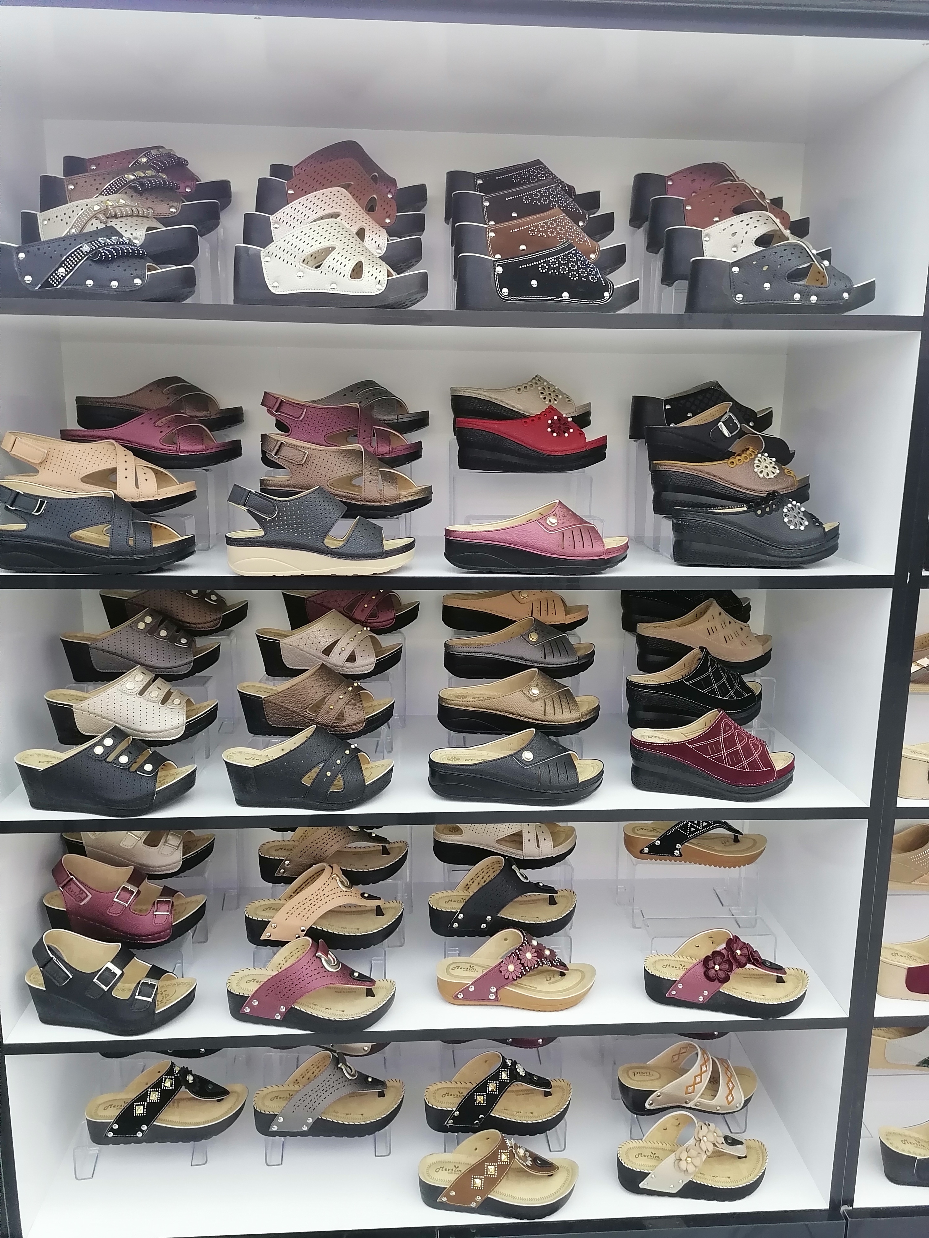 Gün Terlik & Ayakkabı