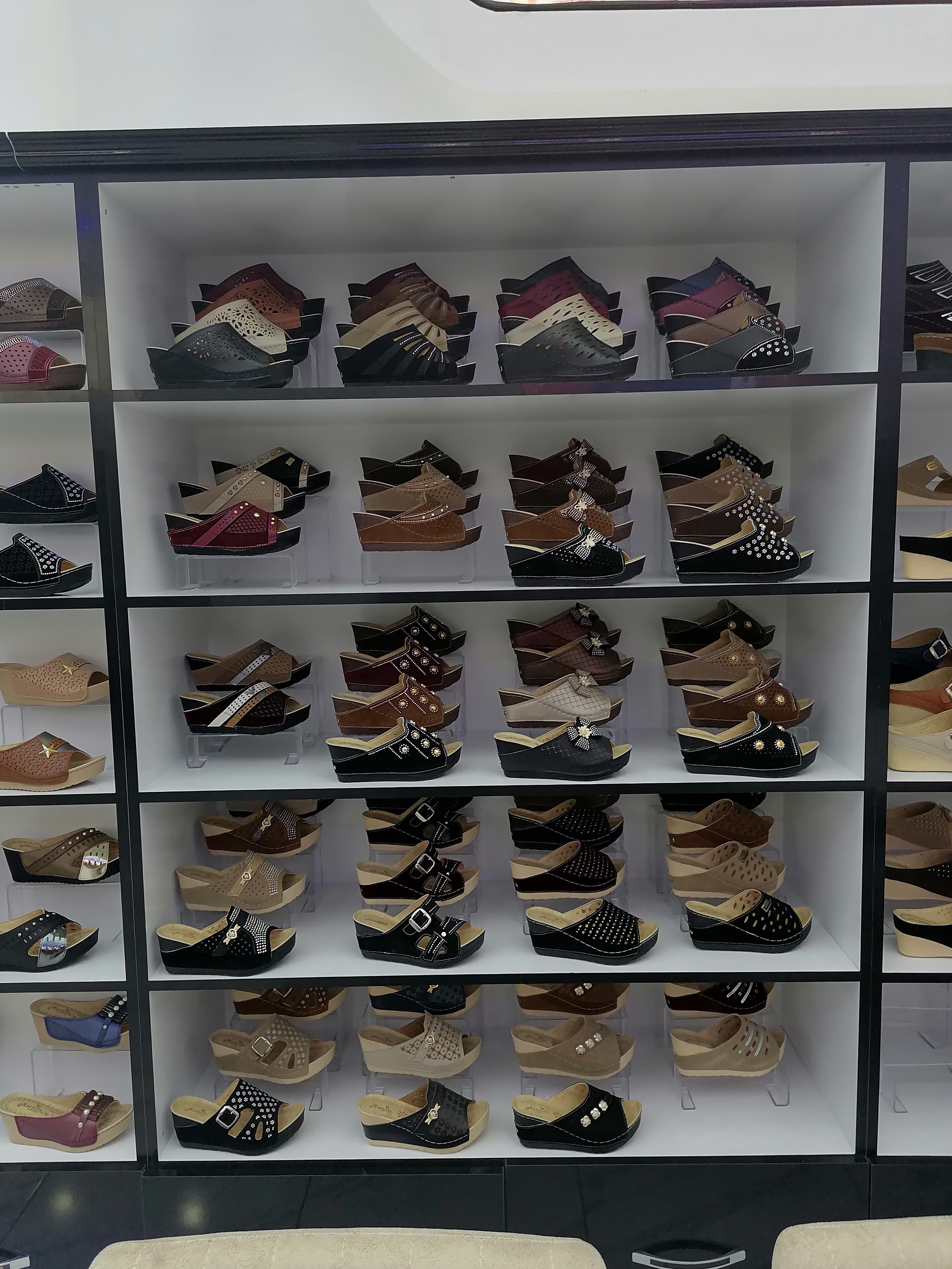 Gün Terlik & Ayakkabı